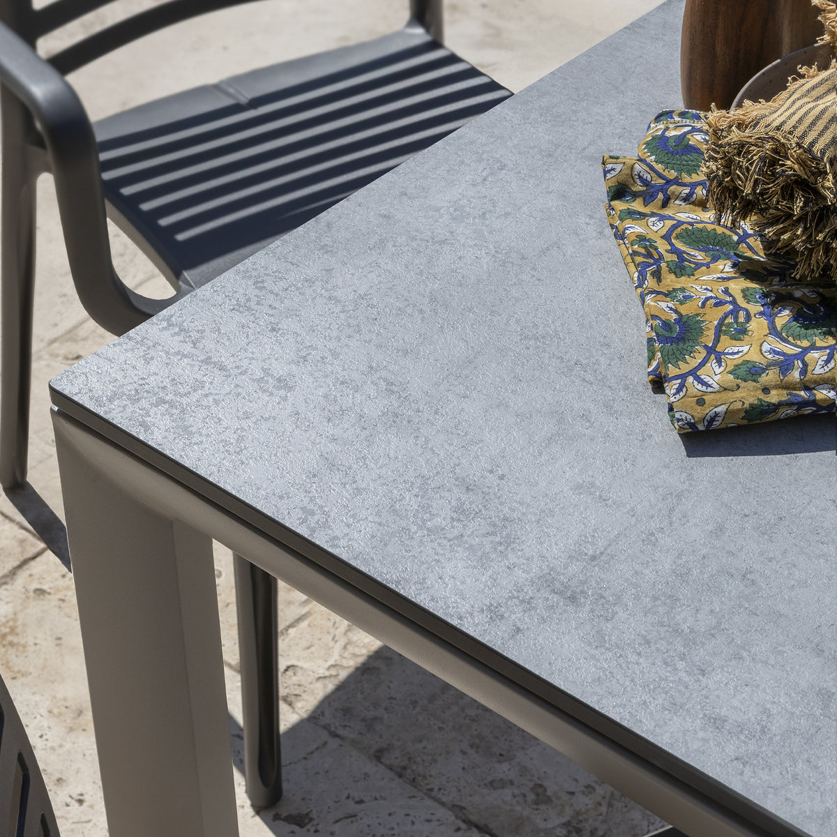 Table rectangulaire GREGGIA 220 x 95 cm