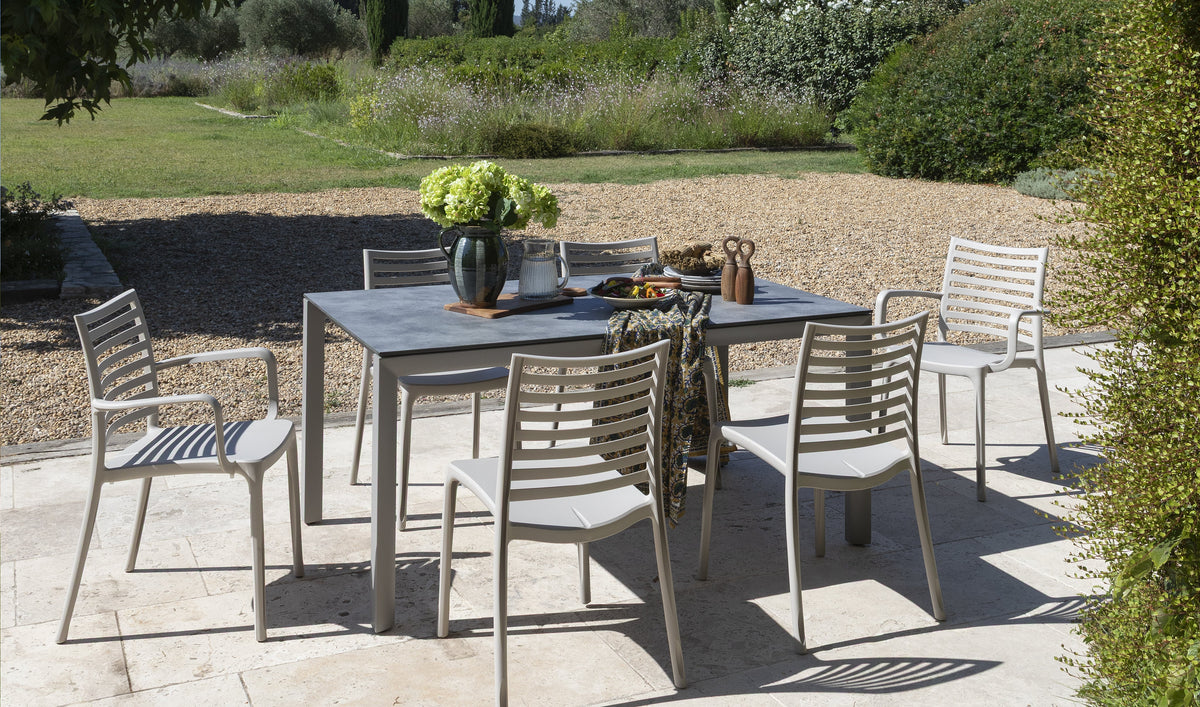 Table de jardin